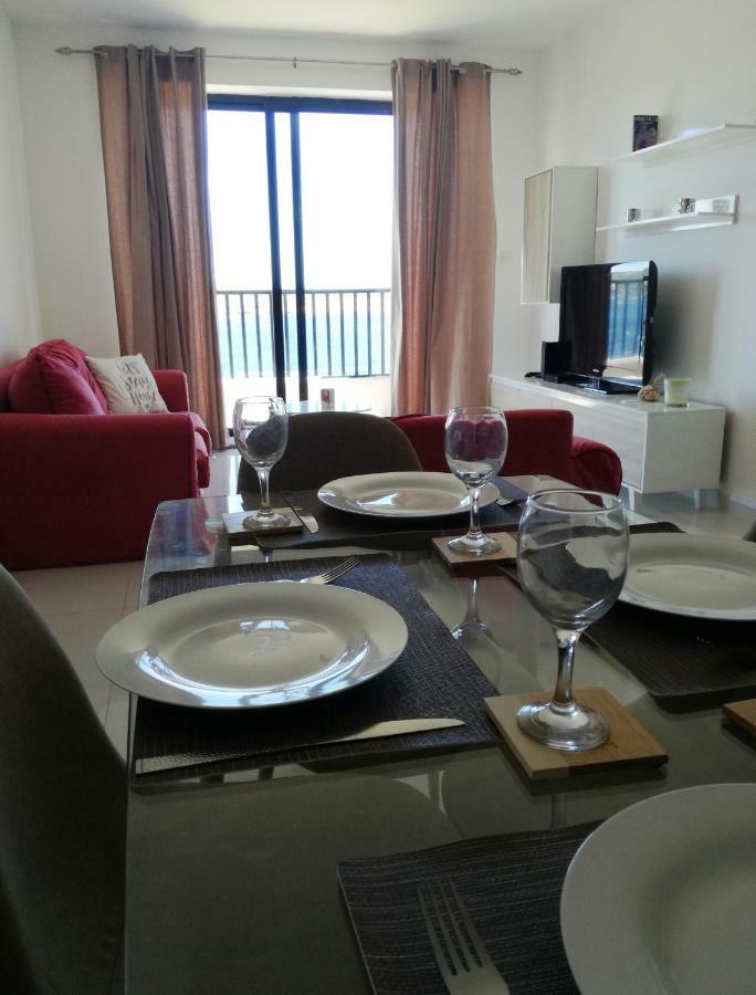 No8 @ Seabreeze Court Apartment Mellieħa Exterior foto
